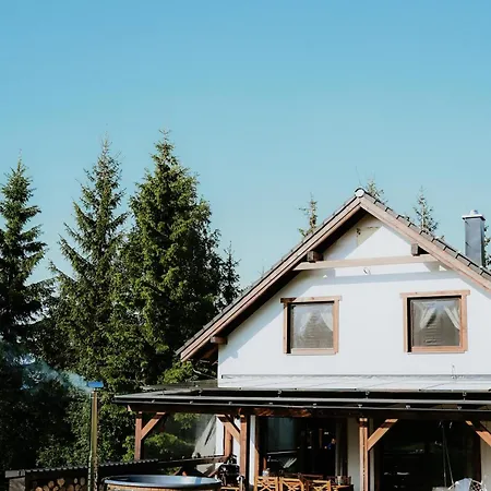 Prvosienka Domek alpejski Oravská Lesná